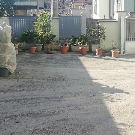 Agli Oleandri Appartamento In Villa Con Con Parcheggio Gorizia Kültér fotó