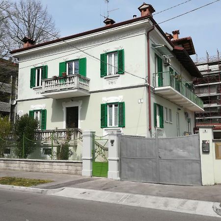 Agli Oleandri Appartamento In Villa Con Con Parcheggio Gorizia Kültér fotó
